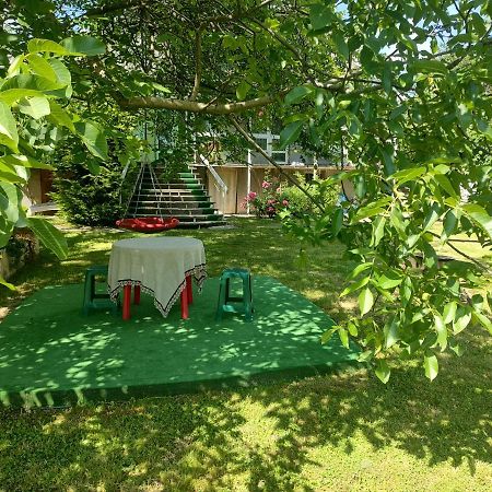 Ferienwohnung "Ранчо" - Тераса Квіти Сад Uschhorod Exterior foto